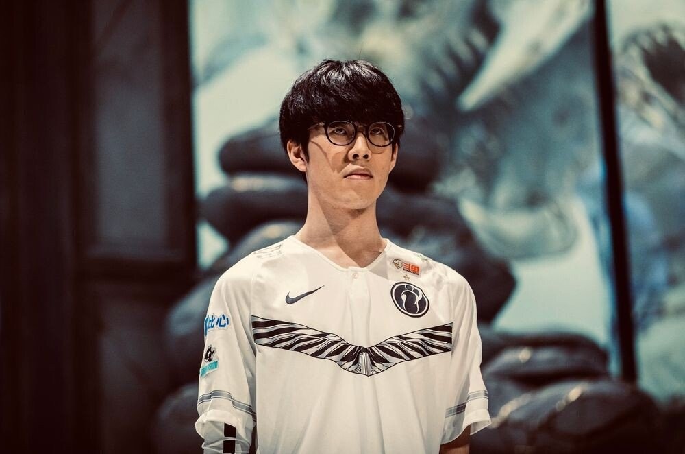 青年选手提 青年选手提